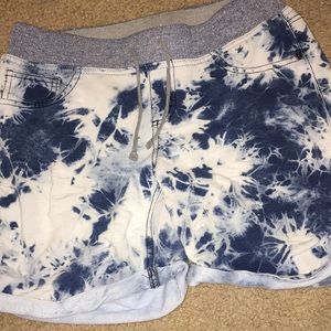 2 pairs of Arizona jeans